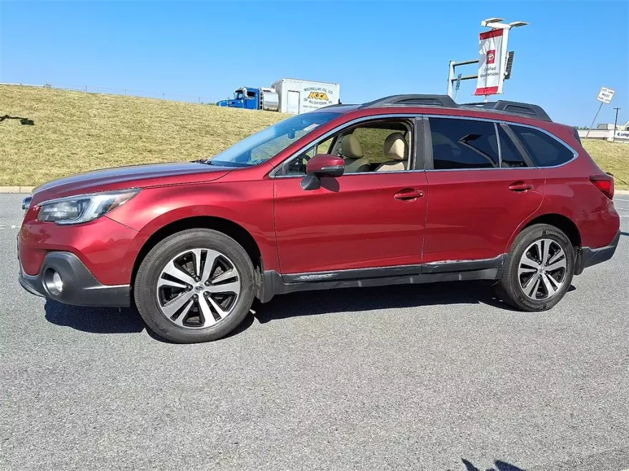 2018 Subaru Outback 2.5i photo 1