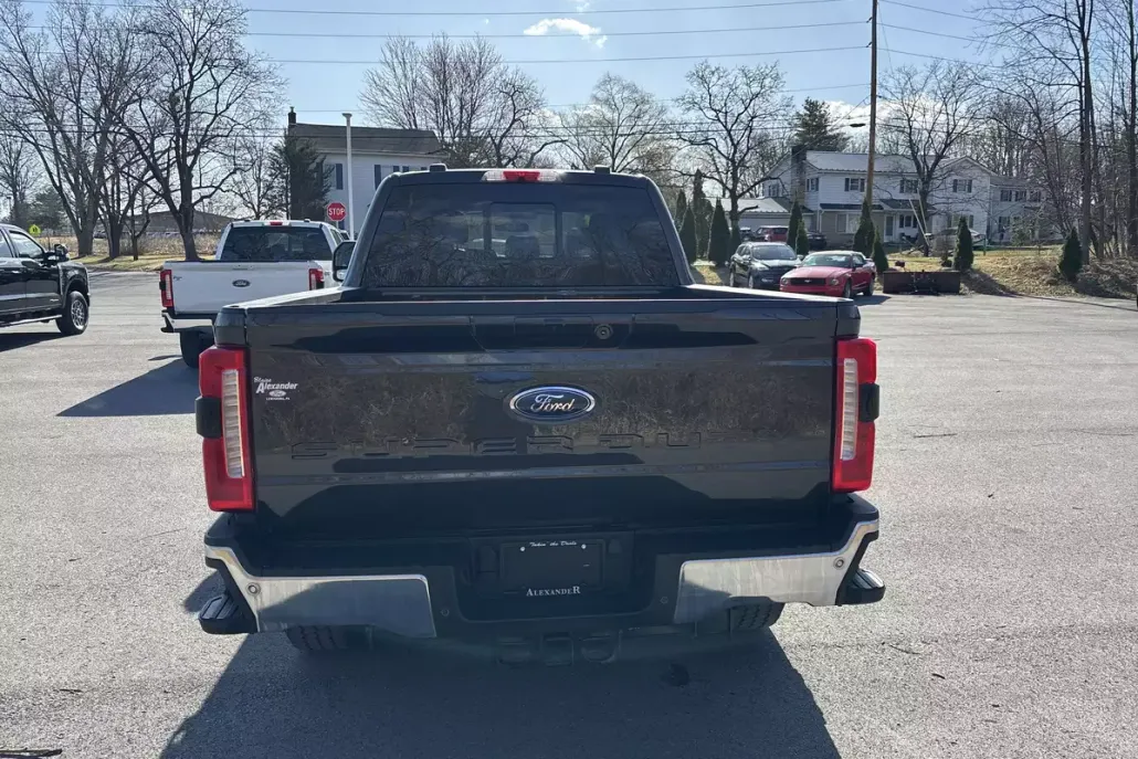 2024 Ford F-350 Lariat photo 1