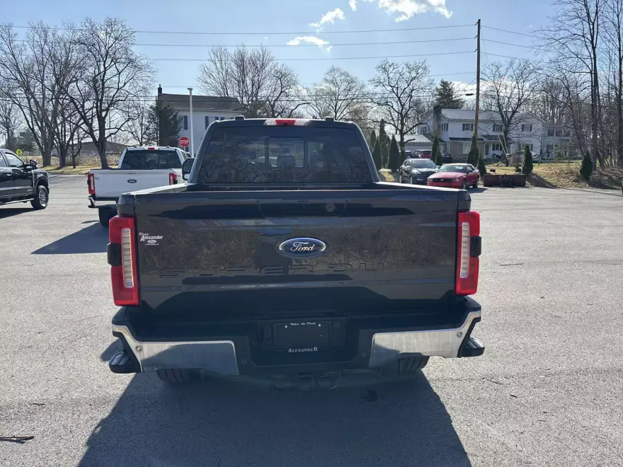 2024 Ford F-350 Lariat photo 1
