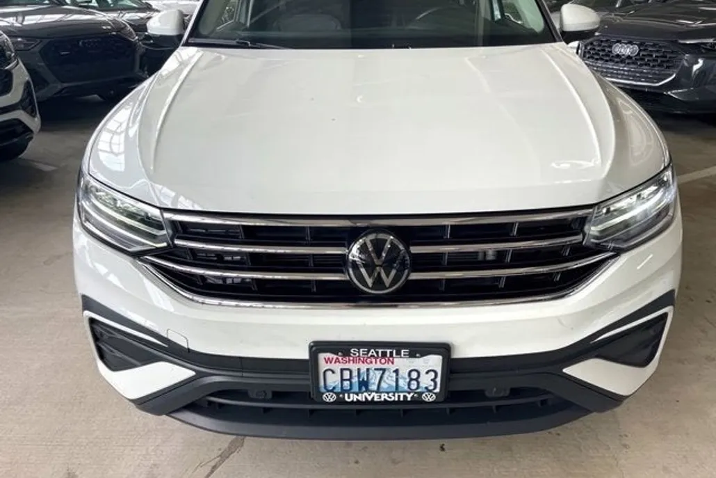 2022 Volkswagen Tiguan SE photo 1