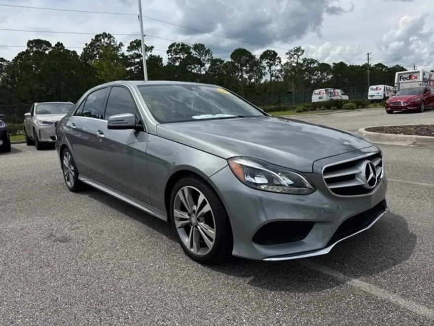 2014 Mercedes Benz E photo 1