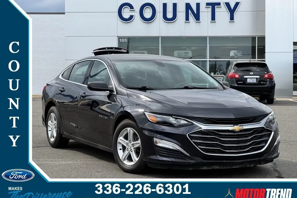 2022 Chevrolet Malibu LS photo 1