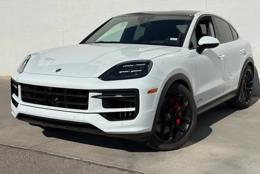 2025 Porsche Cayenne Coupe GTS photo 1