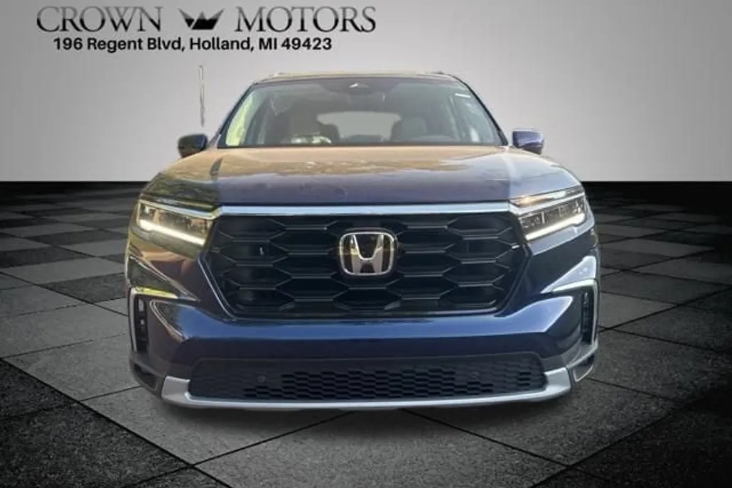 2025 Honda Pilot Touring photo 1