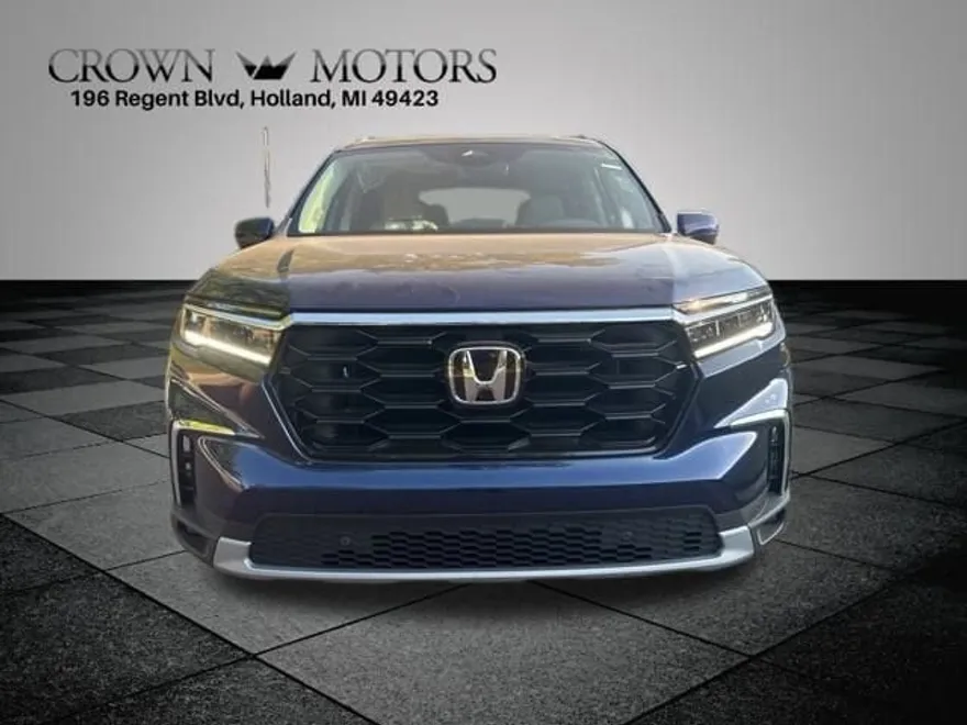 2025 Honda Pilot Touring photo 1