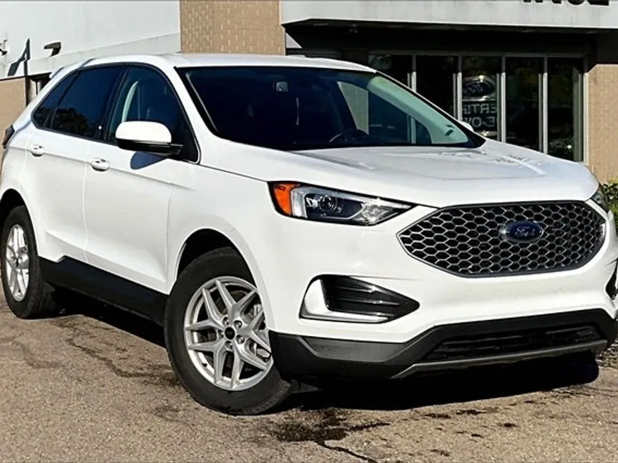 2024 Ford Edge SEL photo 1