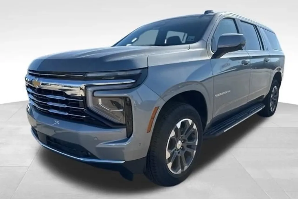 2026 Chevrolet Suburban LT photo 1