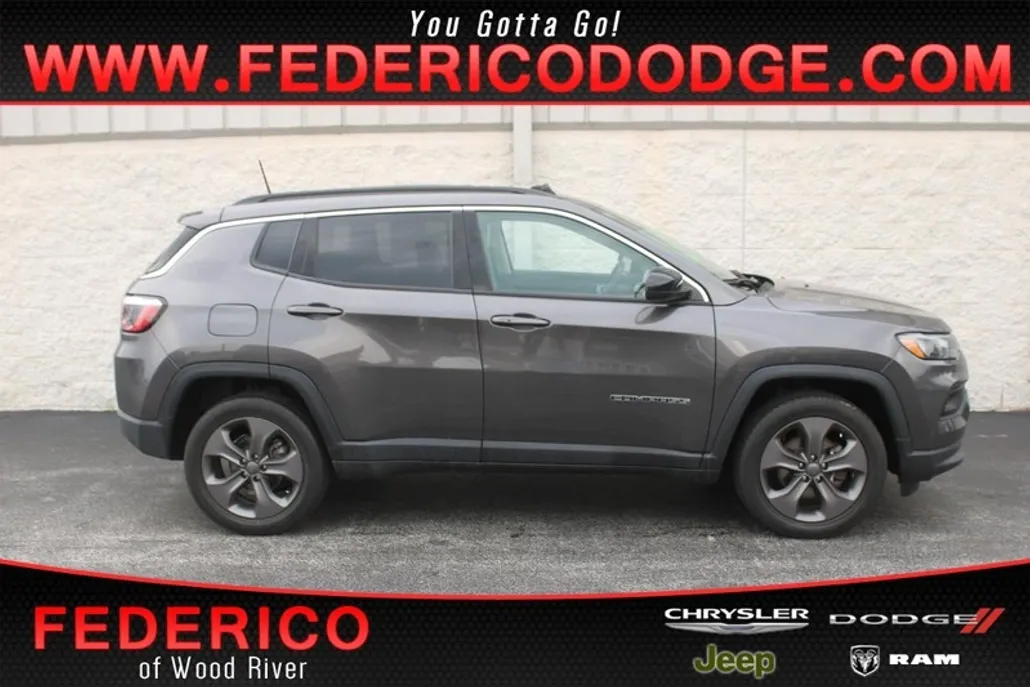 2022 Jeep Compass Latitude Lux photo 1
