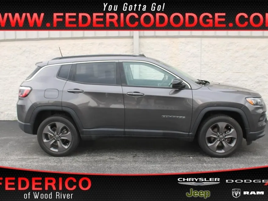 2022 Jeep Compass Latitude Lux photo 1