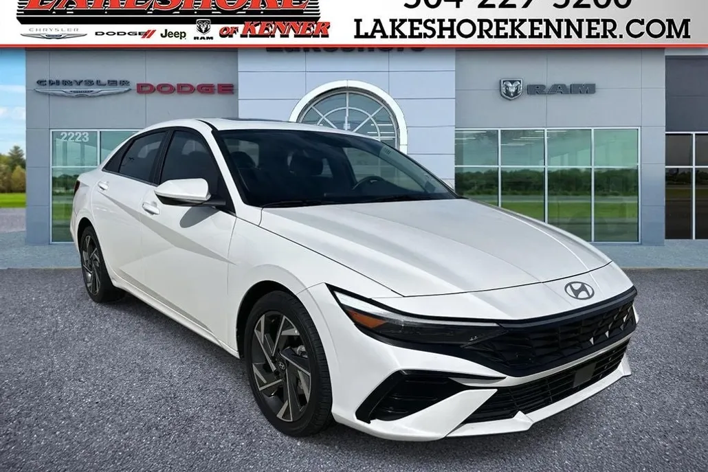 2025 Hyundai Elantra SEL Convenience photo 1