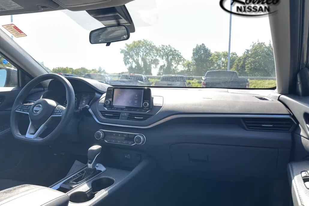 2022 Nissan Altima 2.5 S photo 1