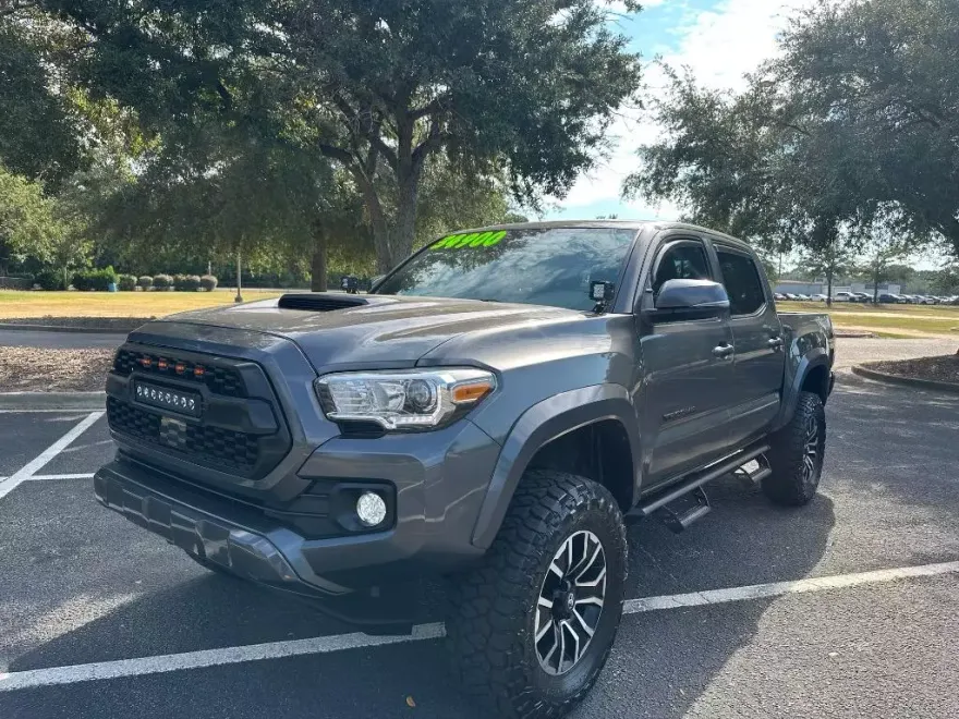 2021 Toyota Tacoma TRD Sport photo 1