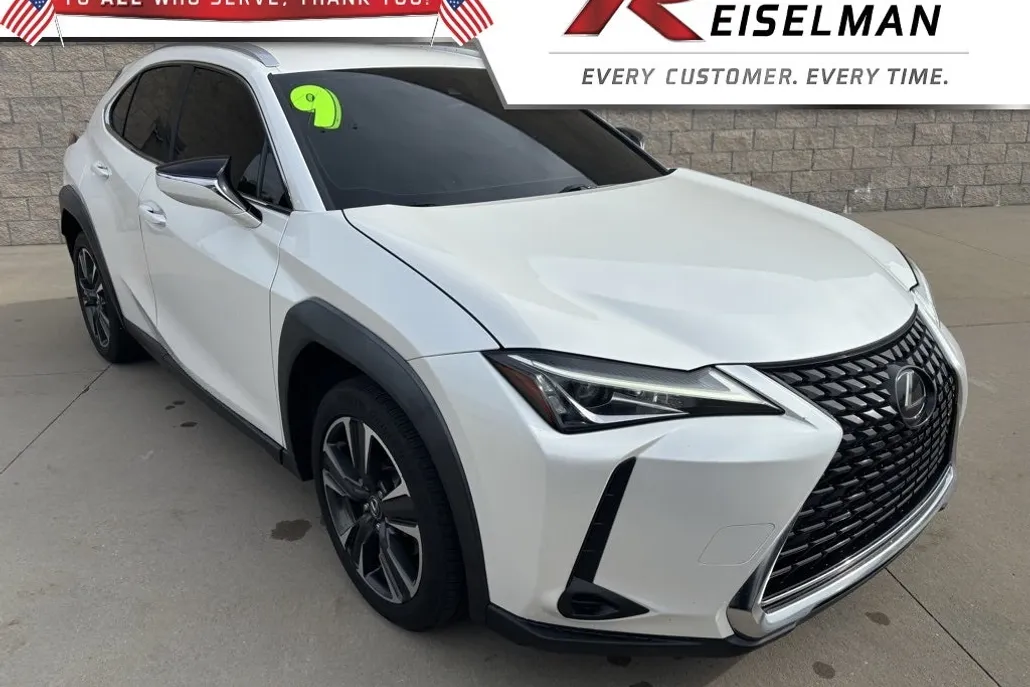 2019 Lexus UX 200 photo 1