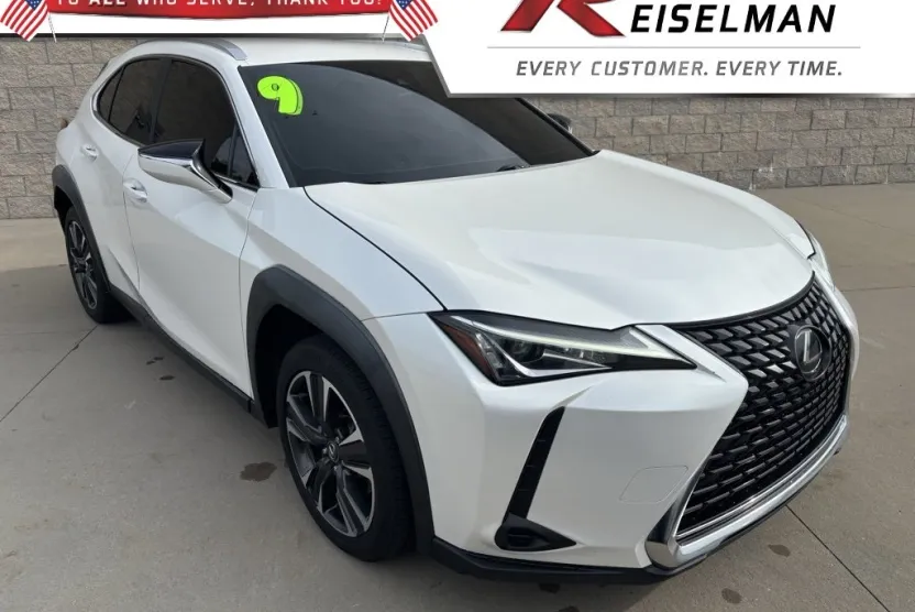 2019 Lexus UX 200 photo 1