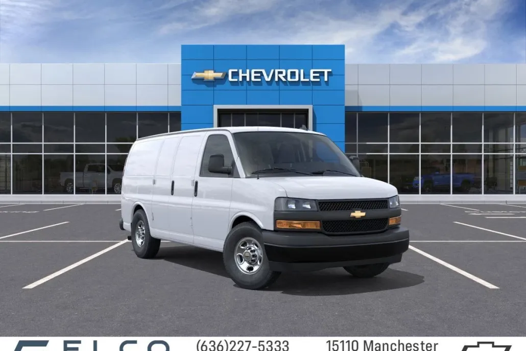 2025 Chevrolet Express Cargo 3500 photo 1
