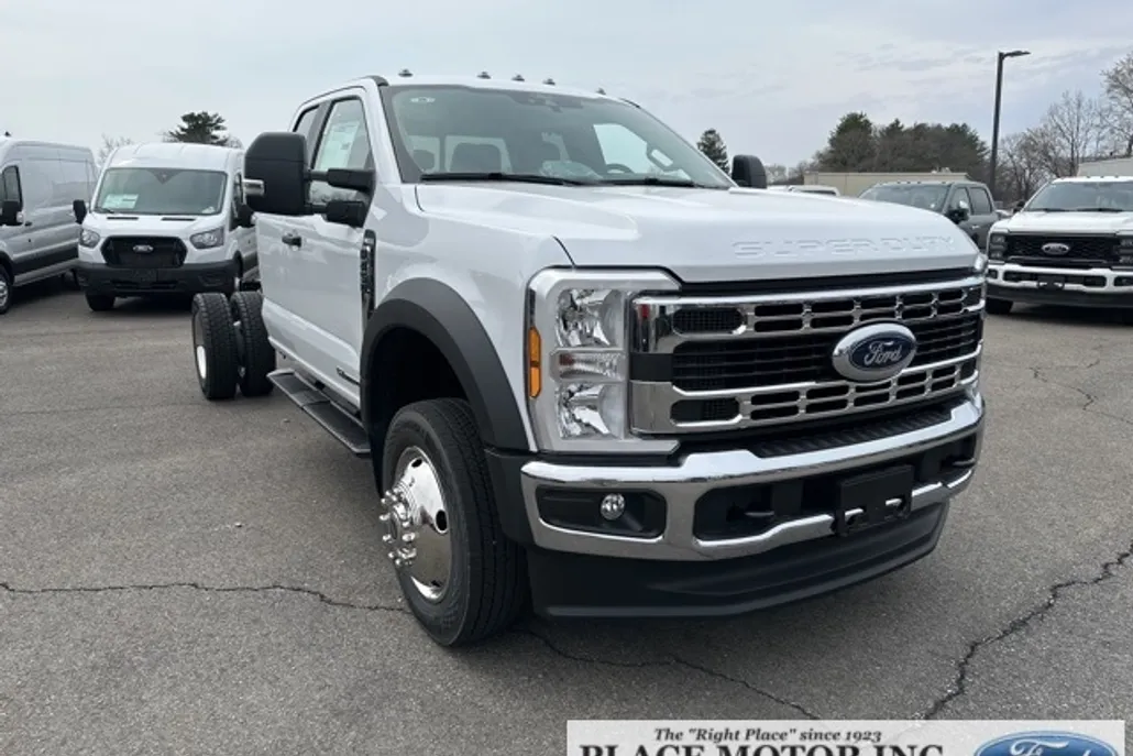 2025 Ford F-450 photo 1