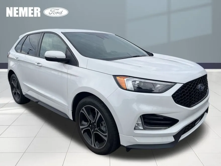 2021 Ford Edge ST photo 1