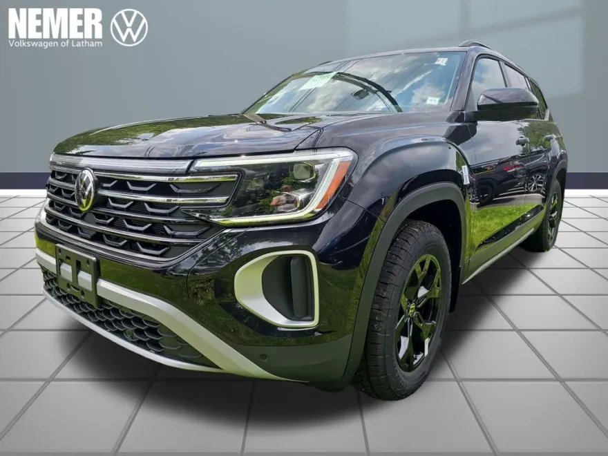 2025 Volkswagen Atlas Peak Edition SE photo 1