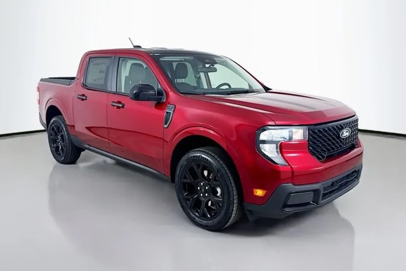 2025 Ford Maverick XLT photo 1