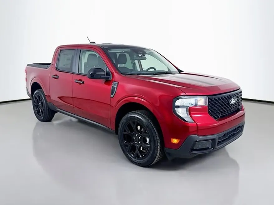 2025 Ford Maverick XLT photo 1