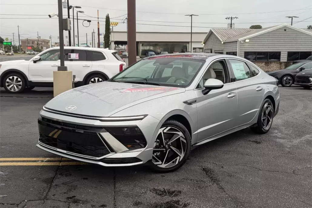2024 Hyundai Sonata SEL photo 1