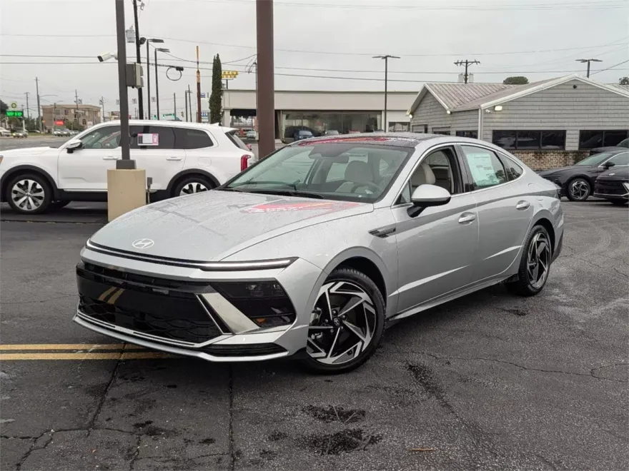 2024 Hyundai Sonata SEL photo 1