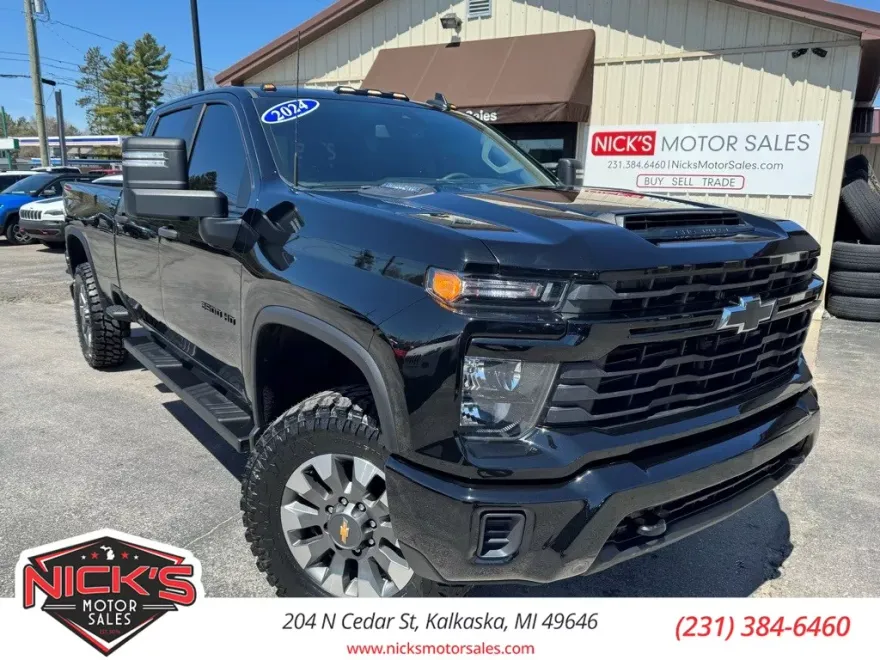 2024 Chevrolet Silverado 2500HD Custom photo 1