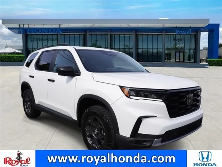 2025 Honda Pilot TrailSport photo 1