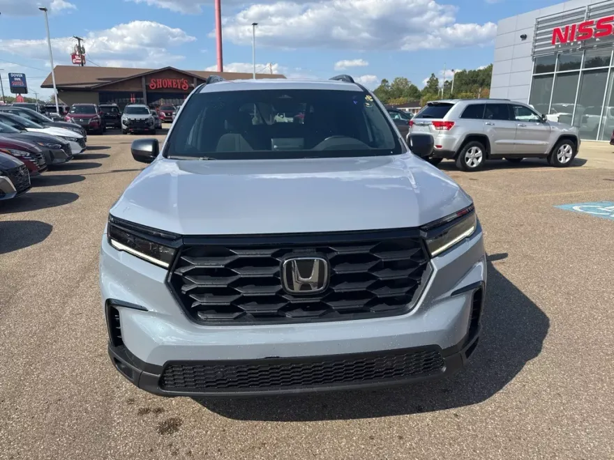 2023 Honda Pilot Sport photo 1