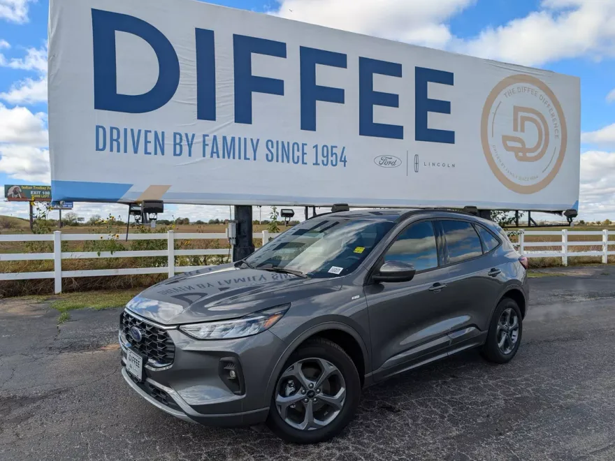2023 Ford Escape ST-Line Select photo 1