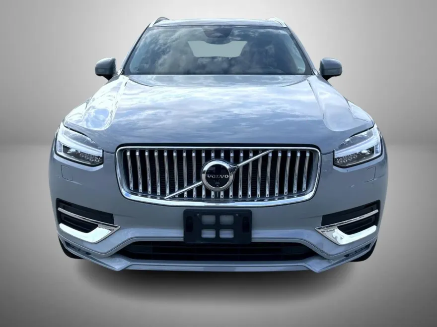 2024 Volvo XC90 Plus photo 1