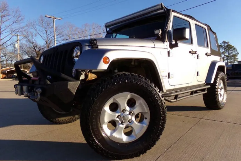 2015 Jeep Wrangler Unlimited Sahara photo 1