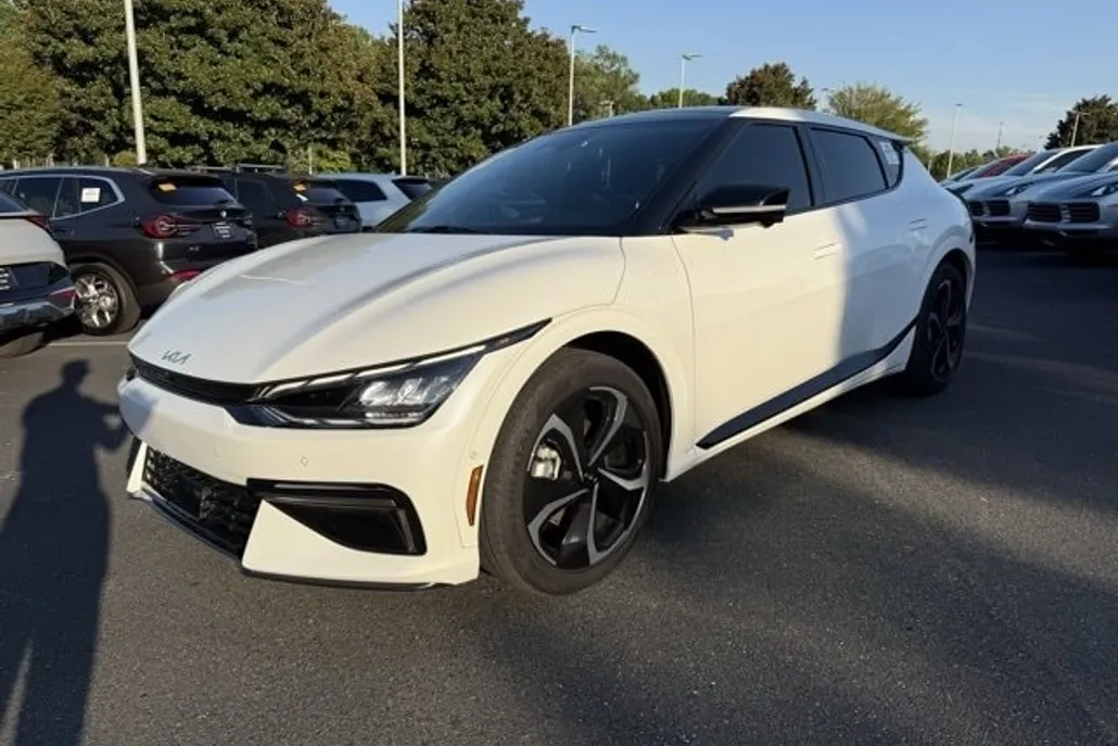 2022 Kia EV6 GT-Line photo 1