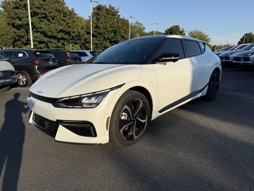 2022 Kia EV6 GT-Line photo 1
