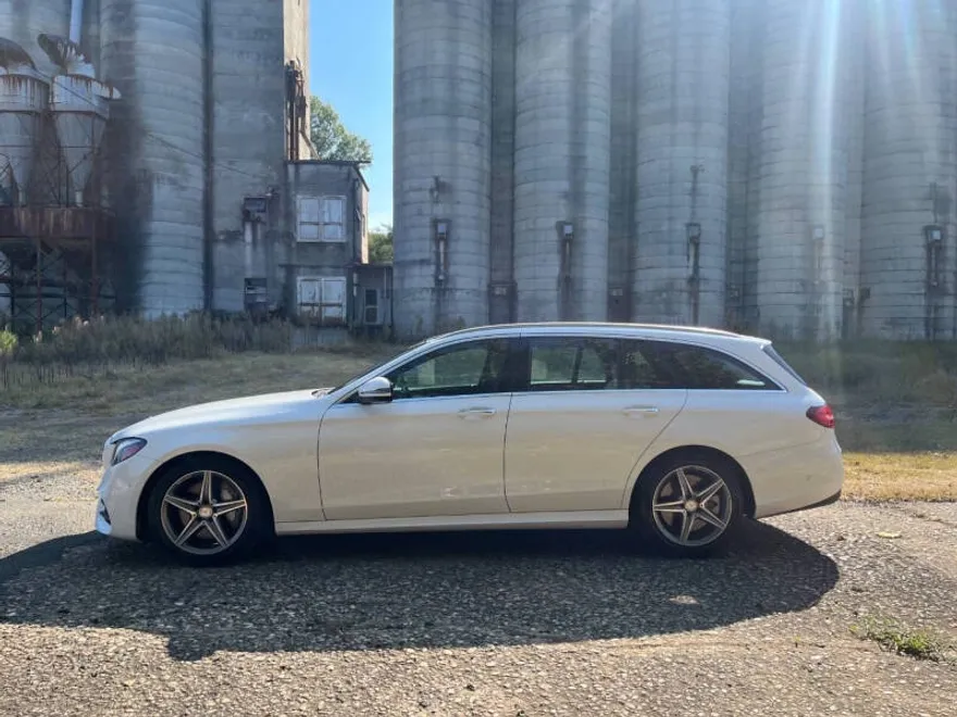 2017 Mercedes Benz E 400 4MATIC photo 1
