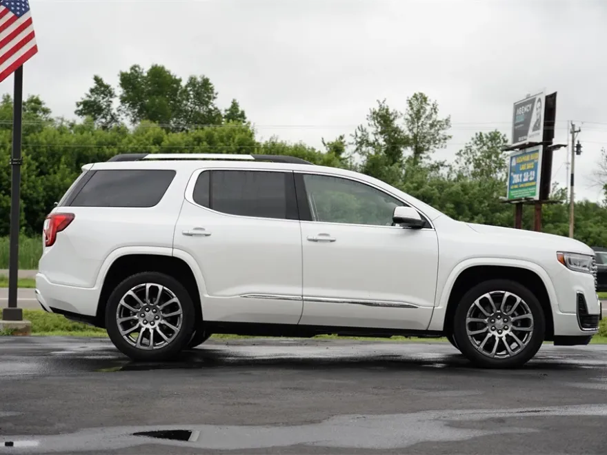 2023 Gmc Acadia Denali photo 1