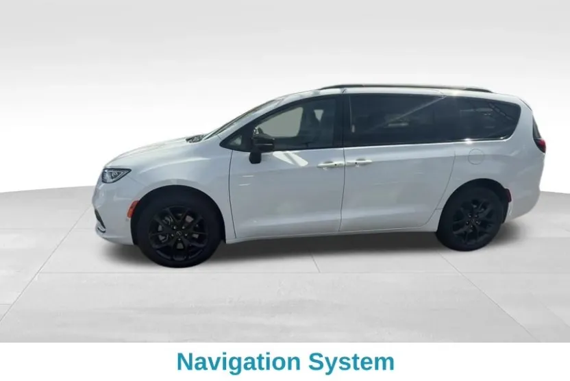 2026 Chrysler Pacifica Limited photo 1