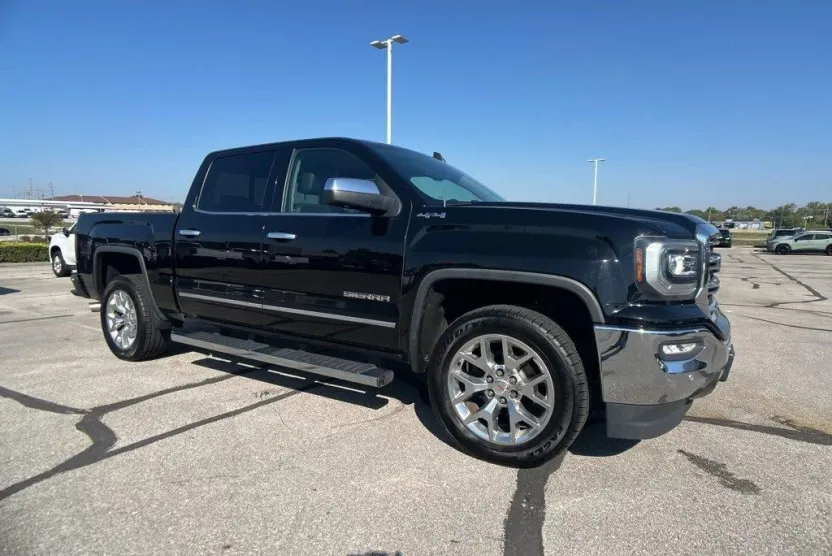 2016 Gmc Sierra 1500 SLT photo 1