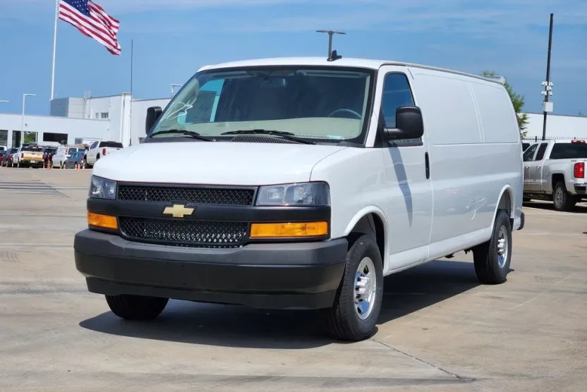 2025 Chevrolet Express 3500 Work Van photo 1