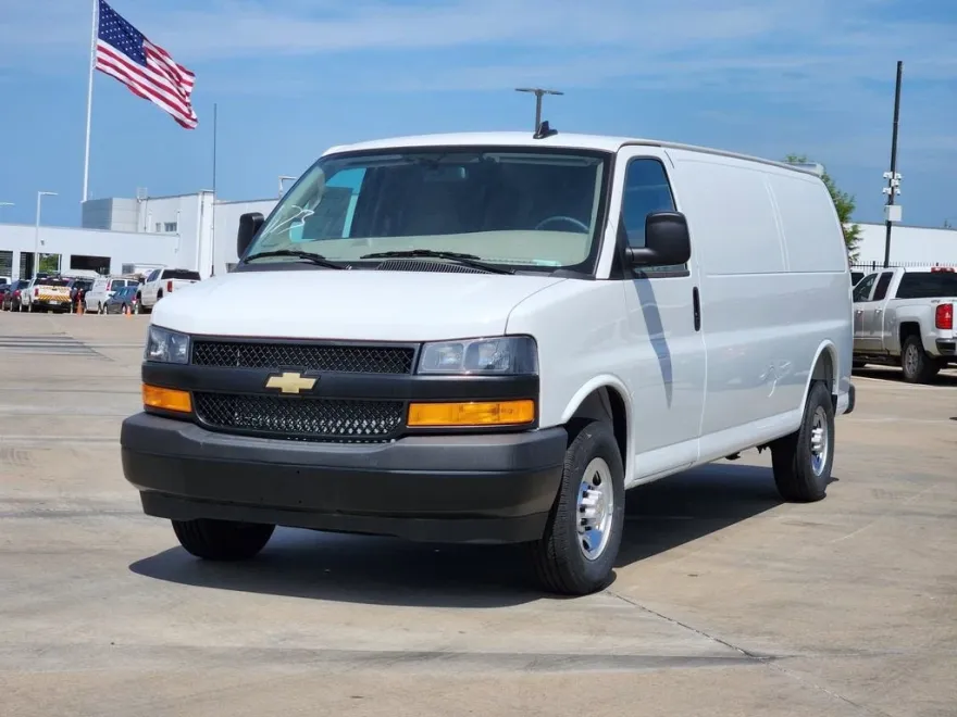 2025 Chevrolet Express 3500 Work Van photo 1