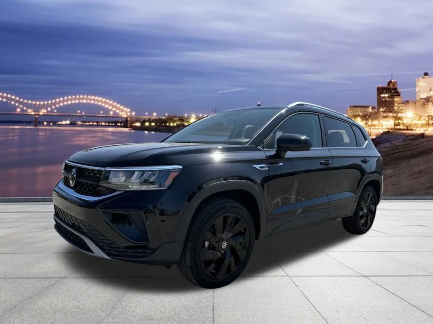 2024 Volkswagen Taos SE photo 1
