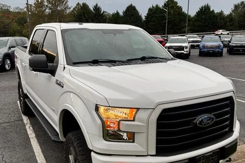 2016 Ford F-150 XLT photo 1