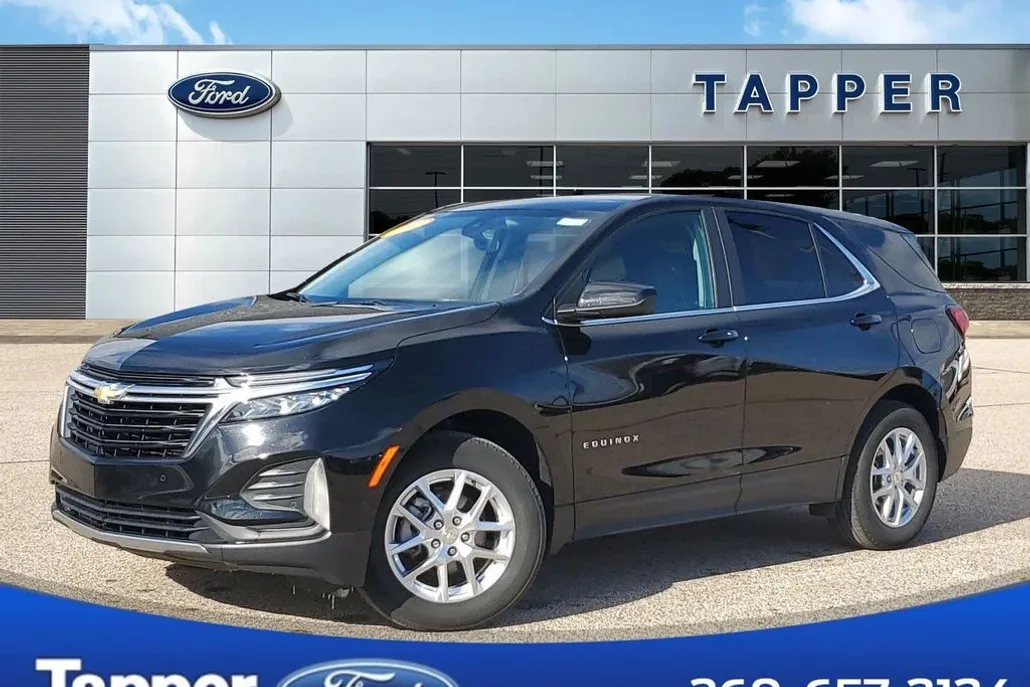 2023 Chevrolet Equinox LT photo 1