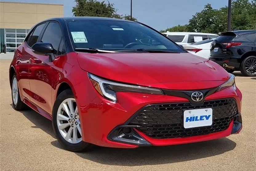2023 Toyota Corolla SE photo 1