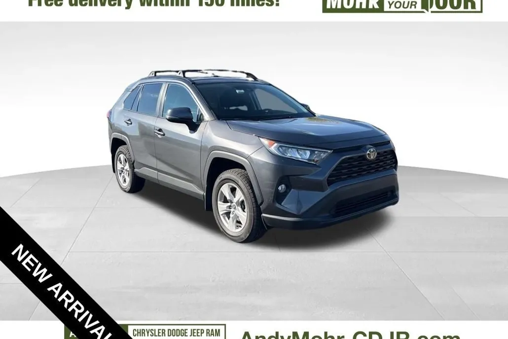 2021 Toyota RAV4 XLE photo 1