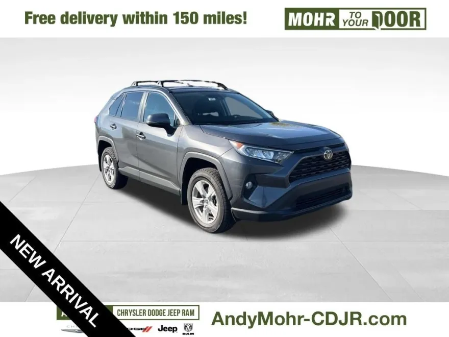 2021 Toyota RAV4 XLE photo 1