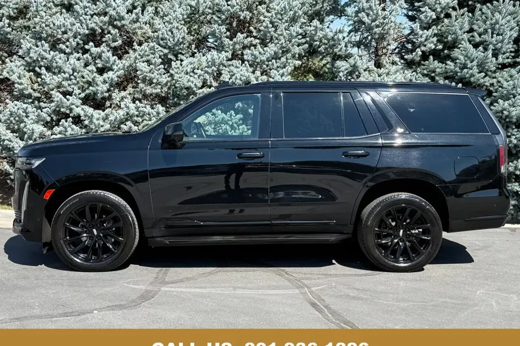 2023 Cadillac Escalade Sport photo 1