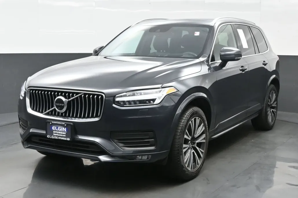 2021 Volvo XC90 Momentum photo 1