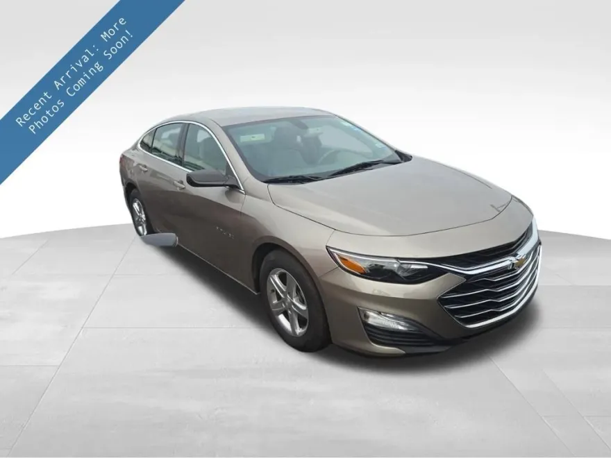 2022 Chevrolet Malibu LS photo 1