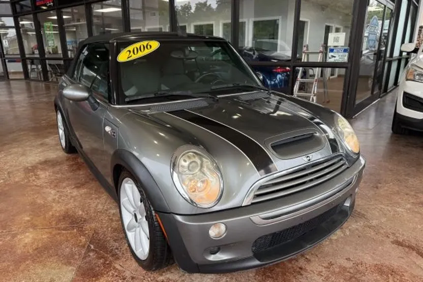 2006 Mini Cooper S Convertible photo 1
